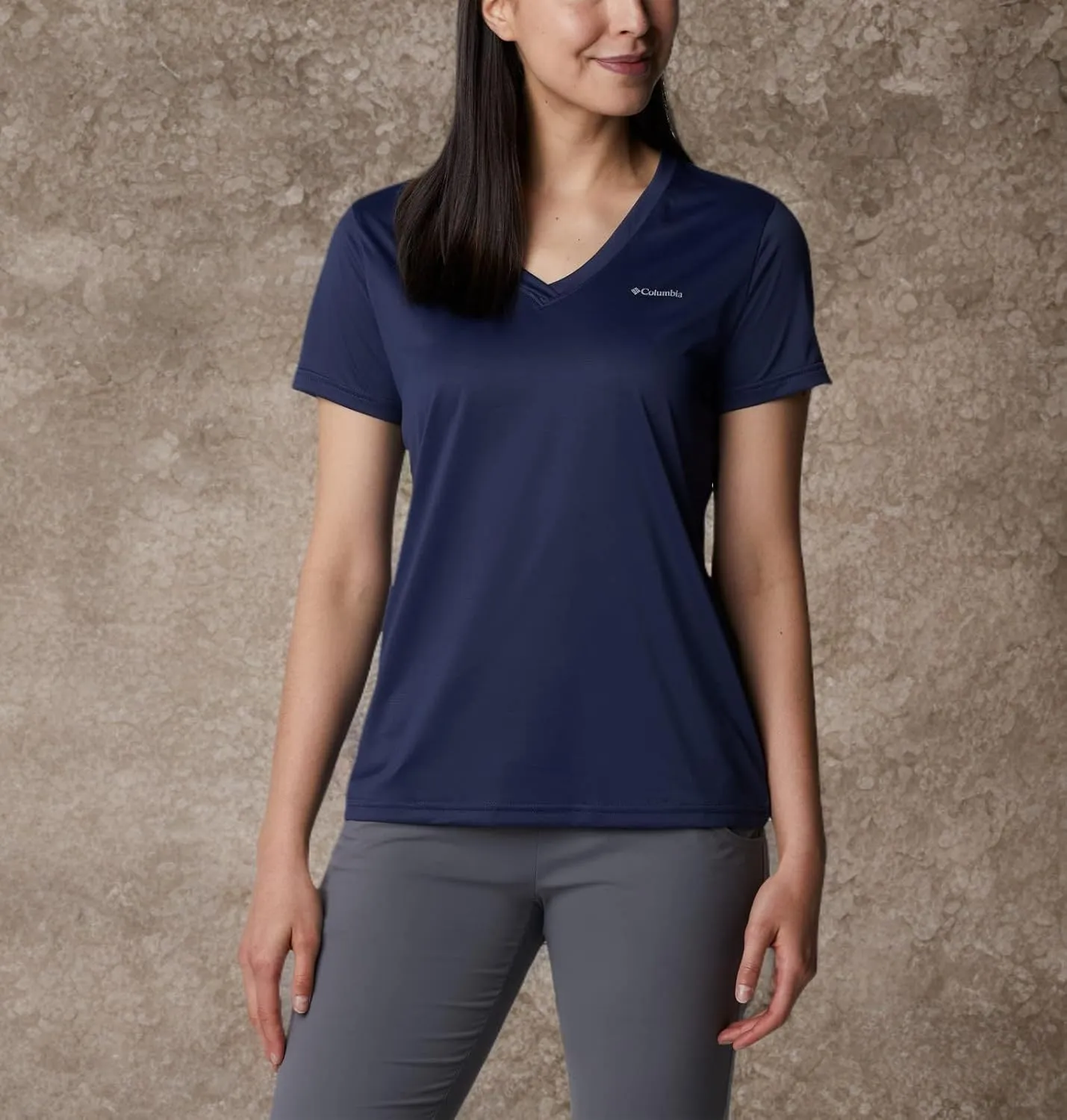 Columbia Women's Hike Short Sleeve V Neck