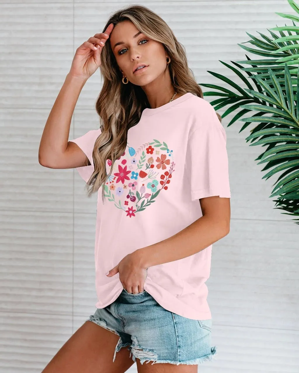 DUTUT Women Vintage Wildflower Shirt Floral Heart Graphic Shirts Boho Flower Tees Botanical Plant Short Sleeve Tops