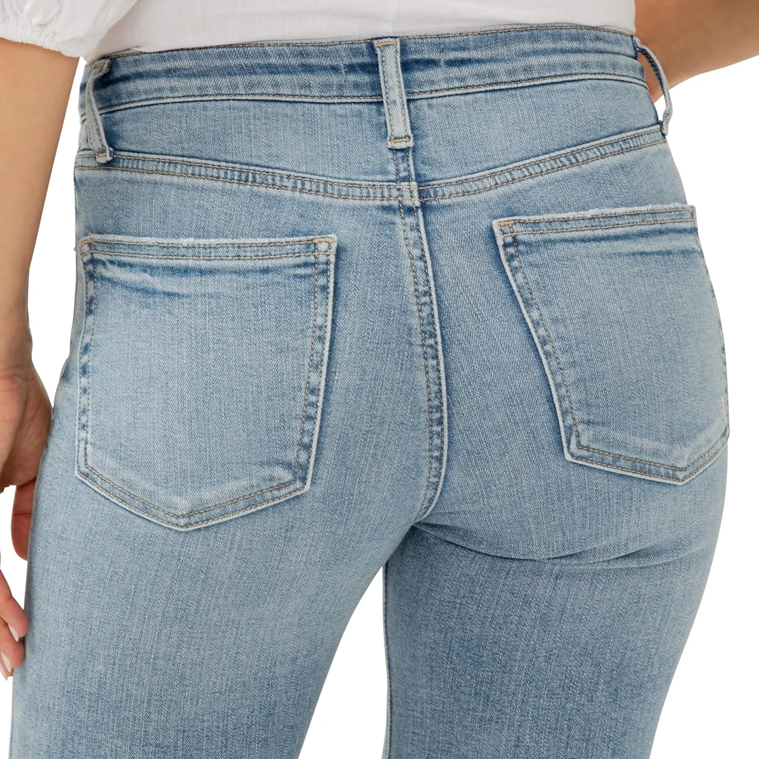 Silver Jeans Co. Women's Most Wanted Mid Rise Straight Leg Crop Jeans