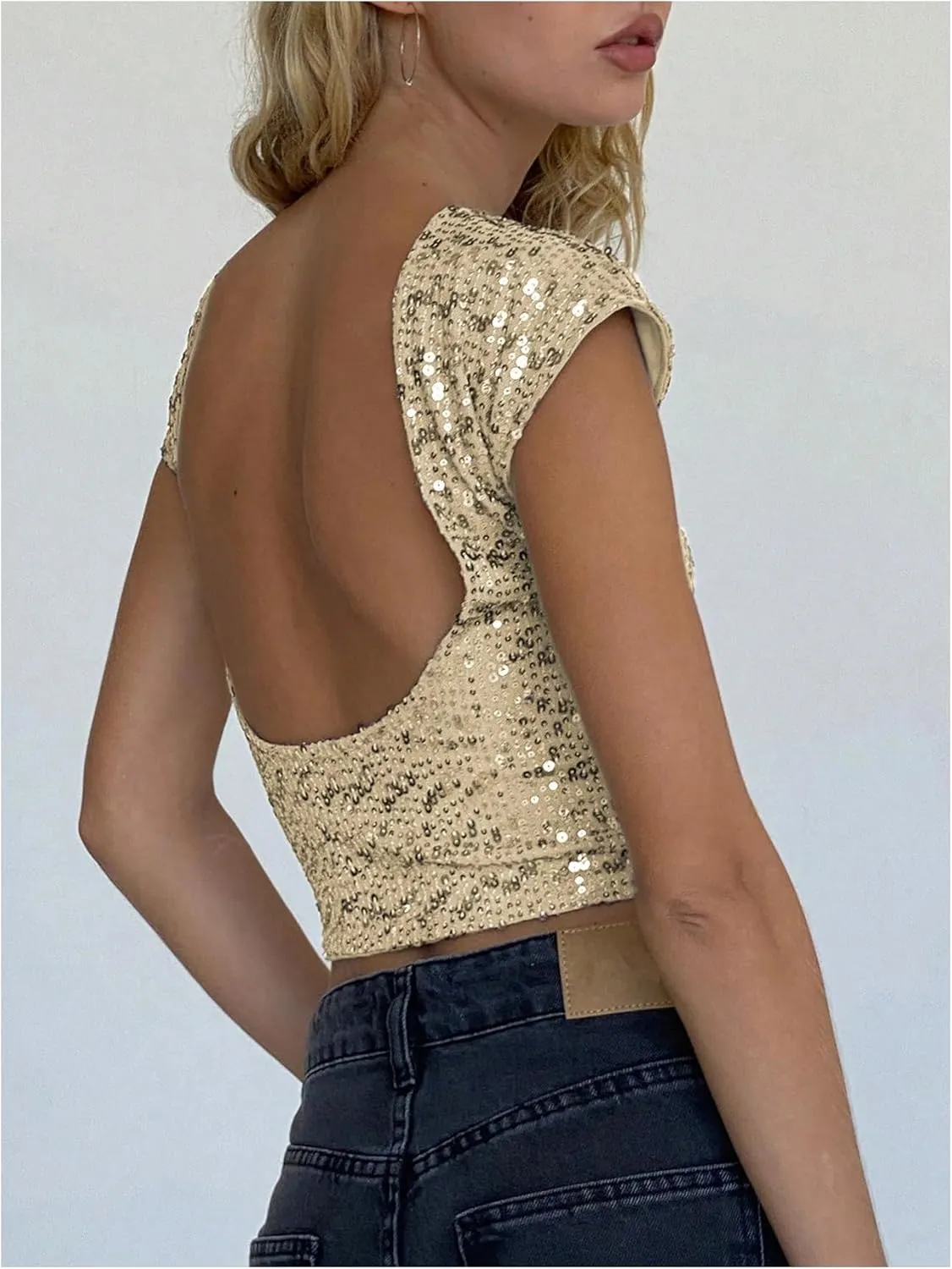 WDIRARA Women's Sequin Boat Neck Shirts Sparkle Glitter Backless Tee Cap Sleeve Crop Tops